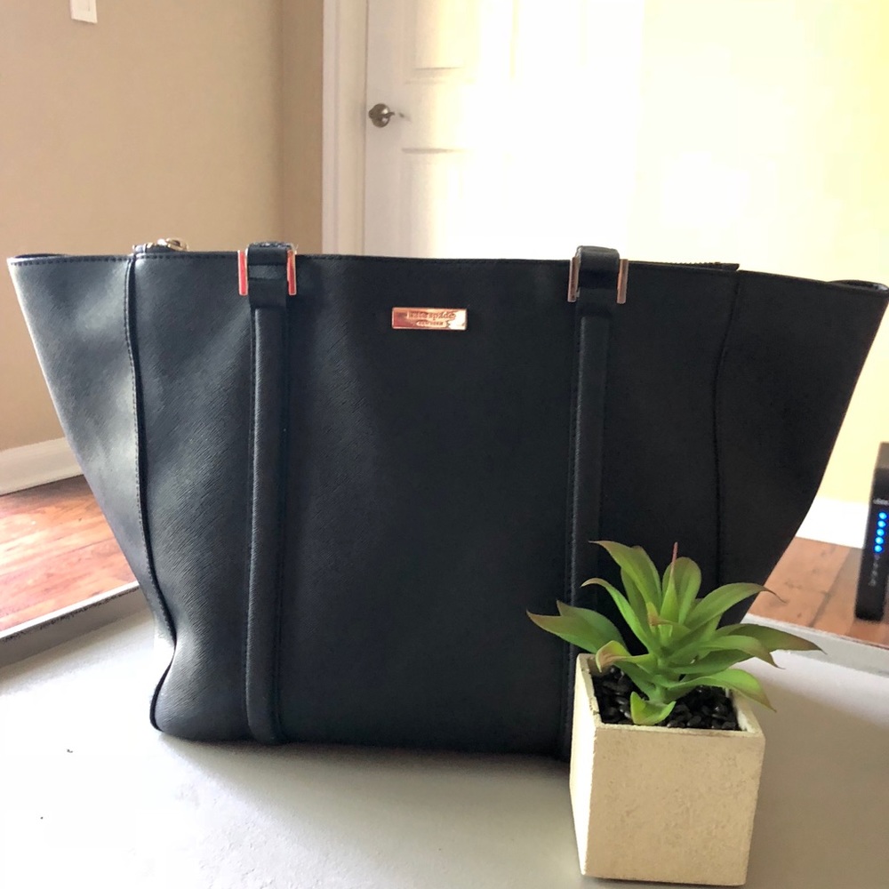 Black Large Kate Spade Tote ♠️